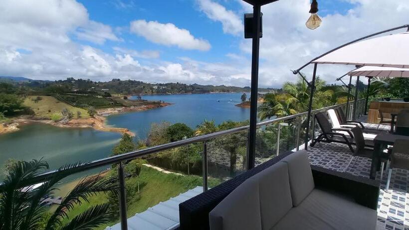 패밀리 룸, Mirador Cielo Blue