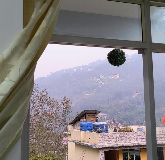 اتاق لوکس با بالکن, Natures Life Urban Homestay