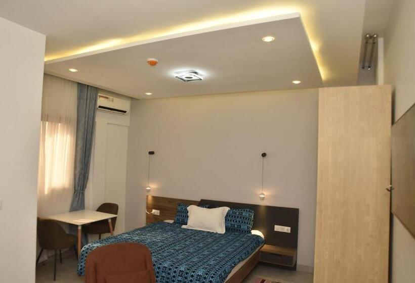 استودیوی استاندارد, Complexe Immobilier Le Silence Cis