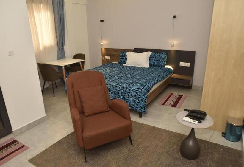 استودیوی استاندارد, Complexe Immobilier Le Silence Cis