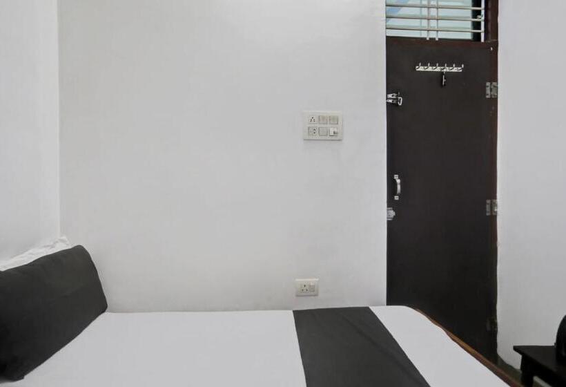 트리플 클래식 룸, Oyo Hotel R K Shahpura