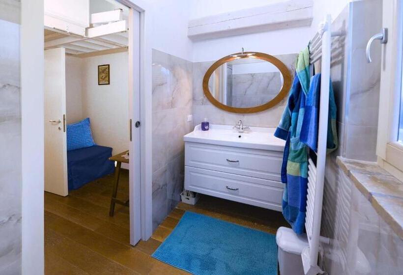 اتاق استاندارد سه تخته با چشم‌انداز باغ, Lillac Cottage