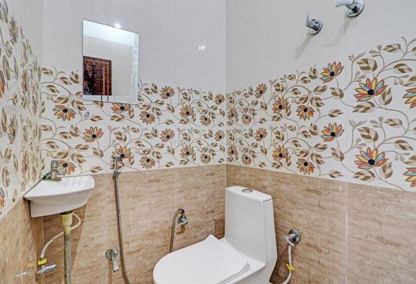 Трехместный Номер Классика, Oyo Hotel Redfly Inn