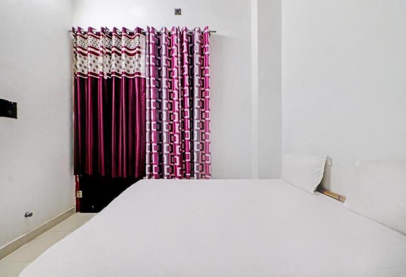 Трехместный Номер Классика, Oyo Hotel Redfly Inn