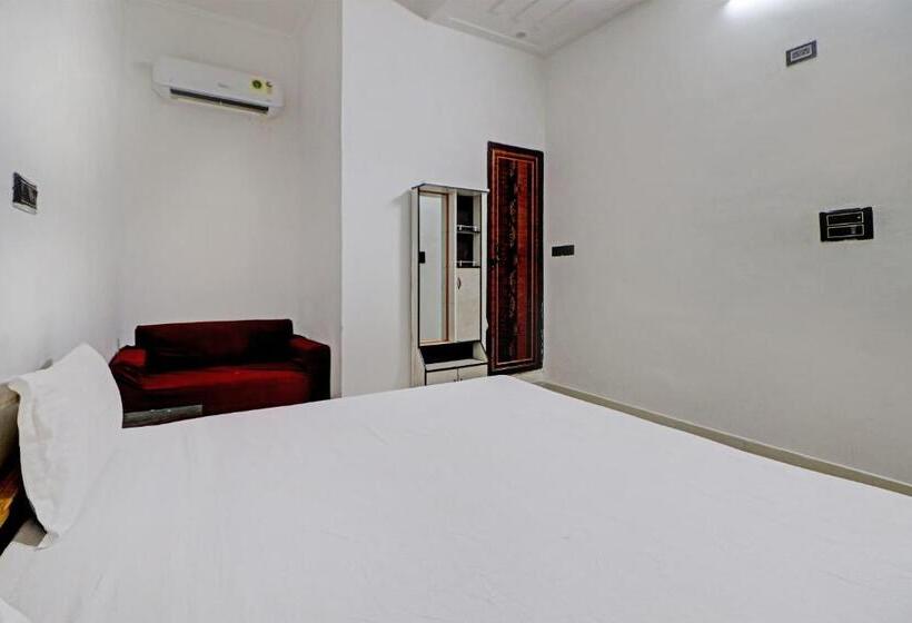 Трехместный Номер Классика, Oyo Hotel Redfly Inn