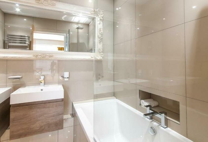 Номер Deluxe, Rooms At Number One