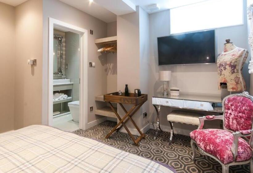 Номер Economy, Rooms At Number One