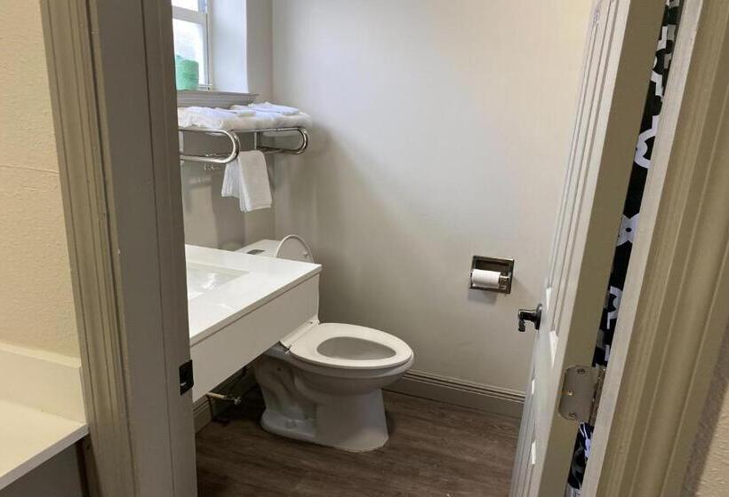 스탠다드 룸 더블 침대 2개, Budget Motel  Titusville