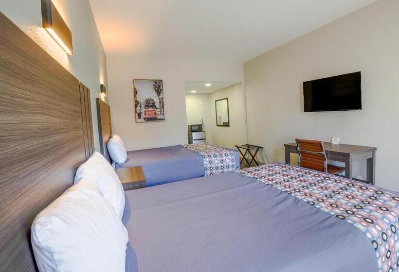 Номер Стандарт 2 Двуспальные Кровати, Budget Motel  Titusville