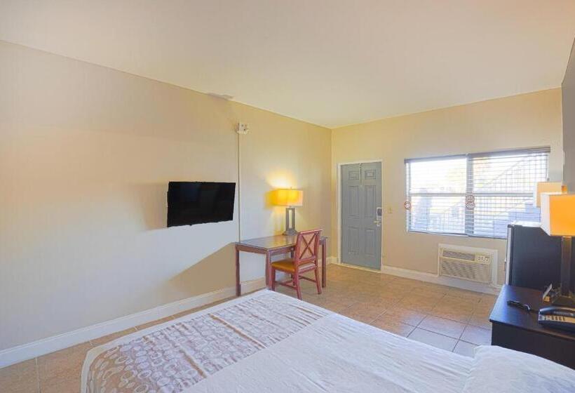 Номер Стандарт, Budget Motel  Titusville