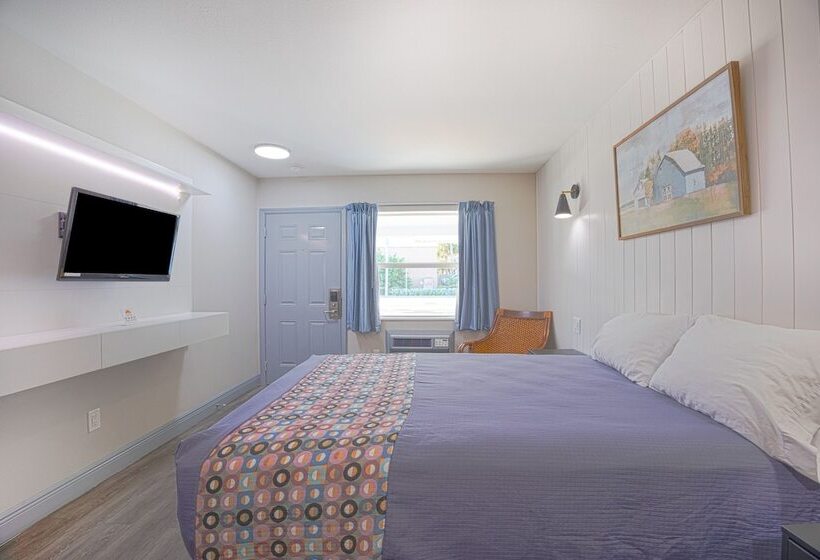 장애인을 위한 더블 침대 스탠다드 룸, Budget Motel  Titusville