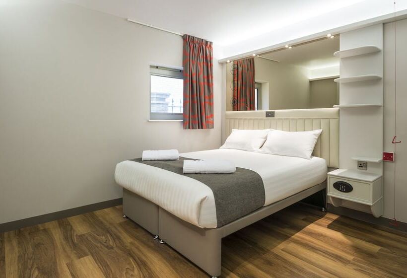 Номер Стандарт, Point A Hotel London Shoreditch