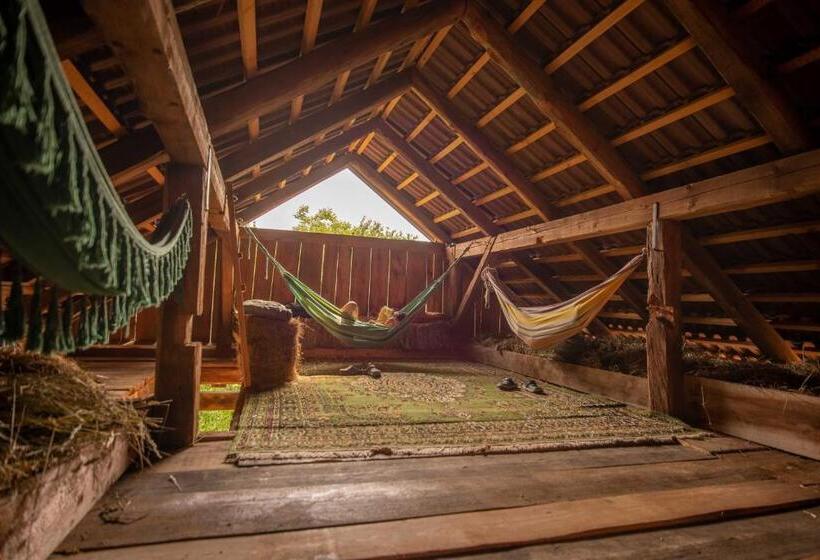 اتاق خانوادگی, Hay Barn Unique Experience Visole