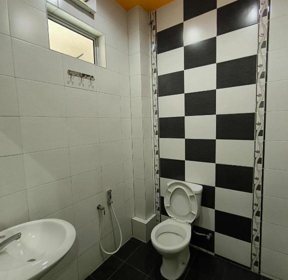 Номер Стандарт Трехместный, Oyo 90906 Rumah Rehat Awana