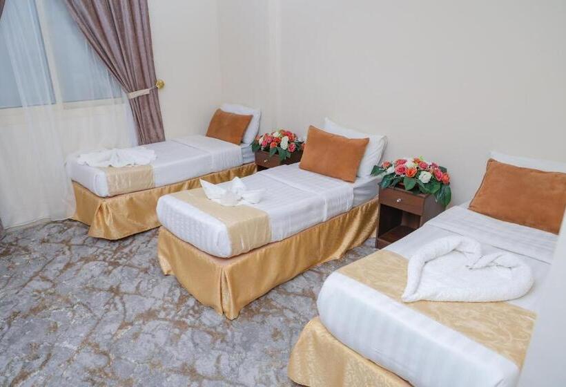 Economy Triple Room, فندق تاج