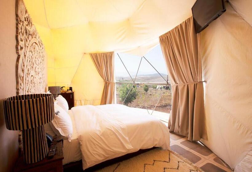 چادر با خدمات رفاهی استاندارد, The Ranch Resort