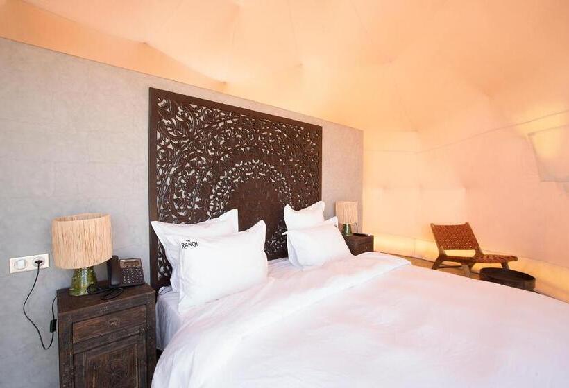 چادر با خدمات رفاهی استاندارد, The Ranch Resort