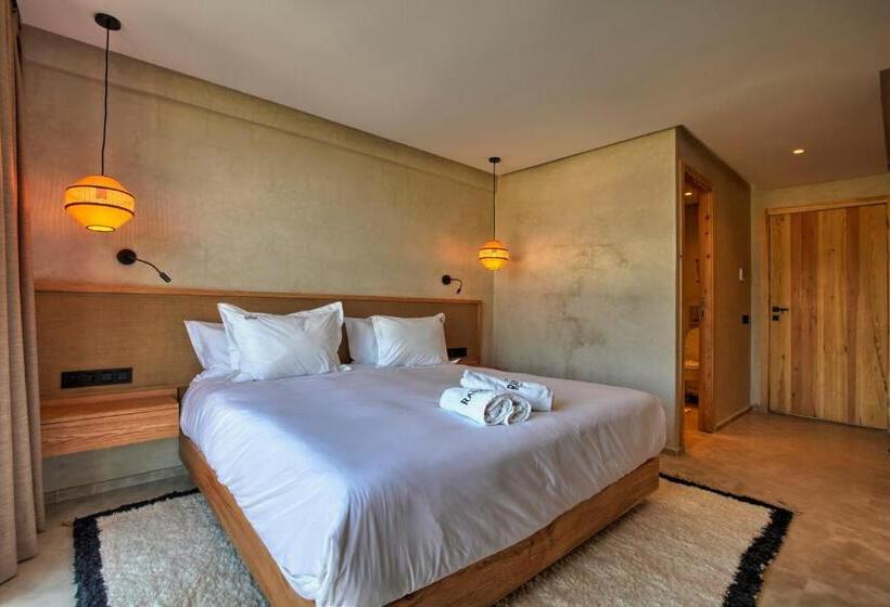 اتاق استاندارد با چشم‌انداز استخر, The Ranch Resort