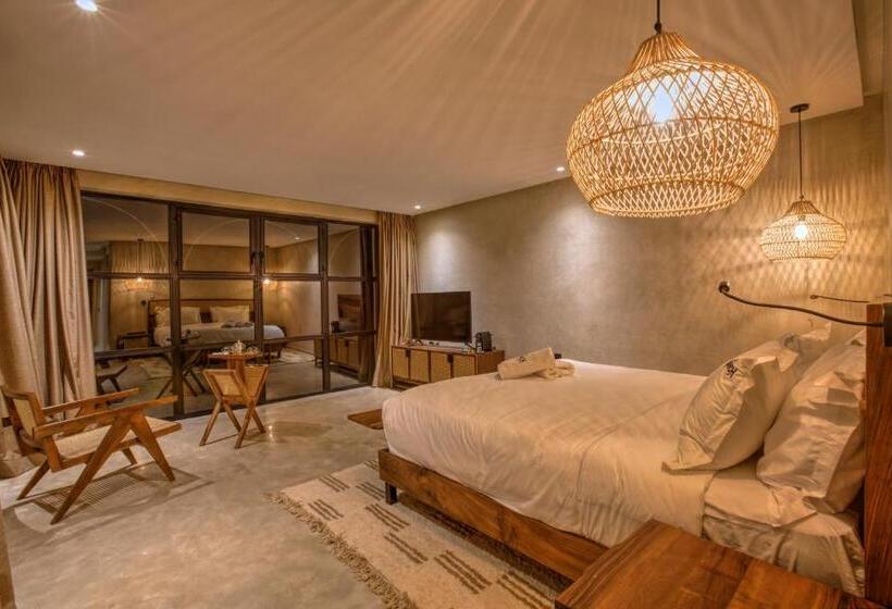 سوییت جونیور, The Ranch Resort