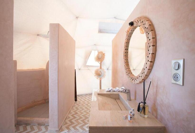 چادر با خدمات رفاهی استاندارد, The Ranch Resort
