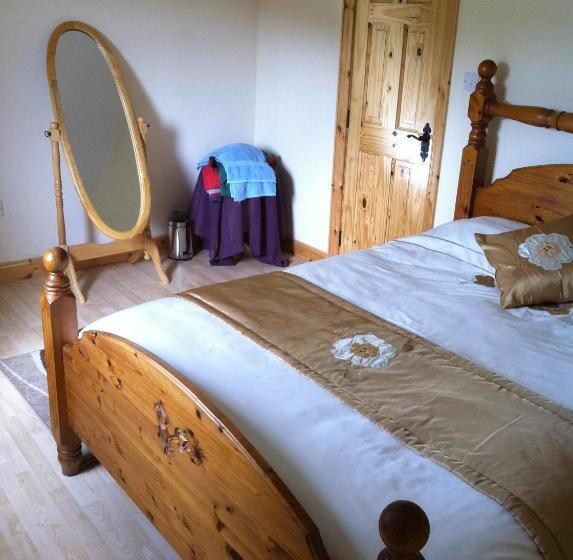 اتاق استاندارد سه نفره, Teach Donncadh B&b