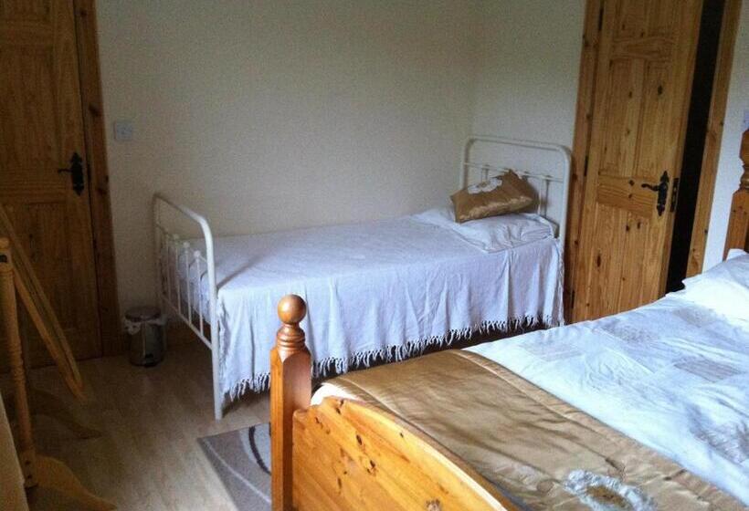 اتاق استاندارد سه نفره, Teach Donncadh B&b