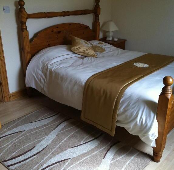 اتاق استاندارد سه نفره, Teach Donncadh B&b