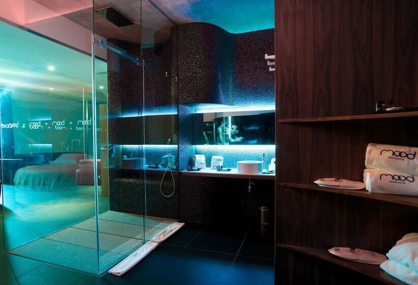 Люкс с гидромассажем, Mood   Private Suites