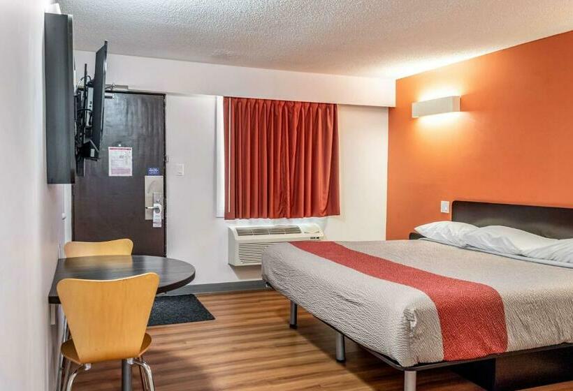 Номер Deluxe Кровать Кинг, Motel 6fort Nelson, Bc