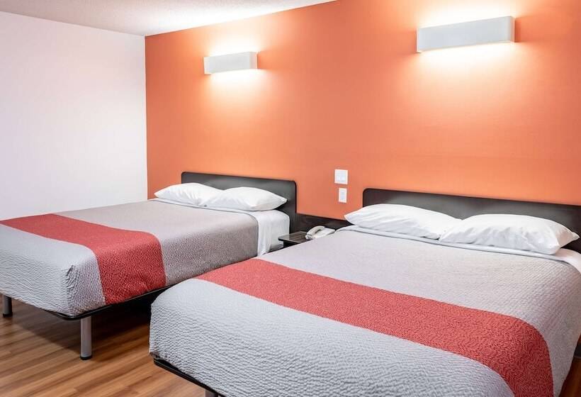 Номер Deluxe, Motel 6fort Nelson, Bc