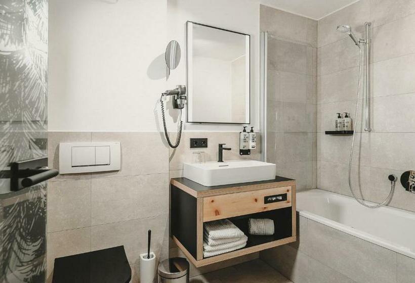 اتاق کلاسیک, & Appartements Tiroler Buam