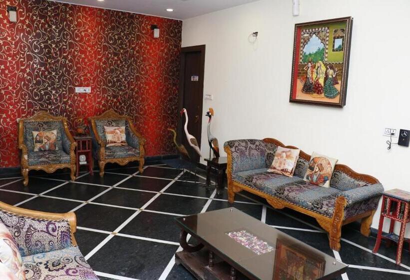 Трехместный Номер Deluxe, Taj Haveli Hotel Agra   Walkable Distance From Taj Mahal