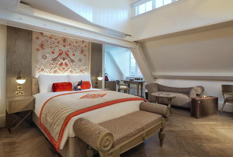 Номер Стандарт, The Lalit London