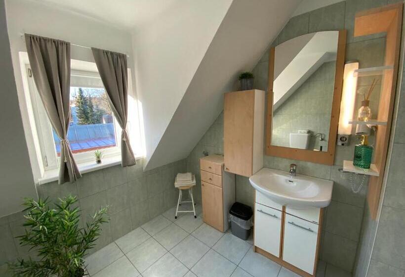 דירת שני חדרים, & Wirtshaus Hödl Kaplan