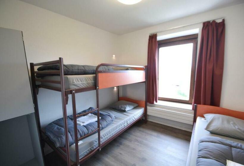 Кровать в Общей Комнате, Auberge De Jeunesse De La Roche Champlon
