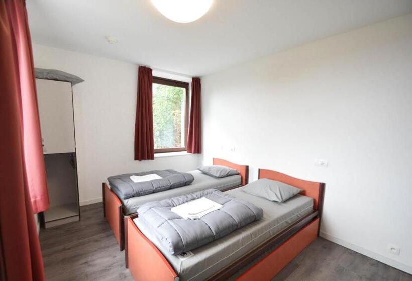 Номер Стандарт Трехместный, Auberge De Jeunesse De La Roche Champlon