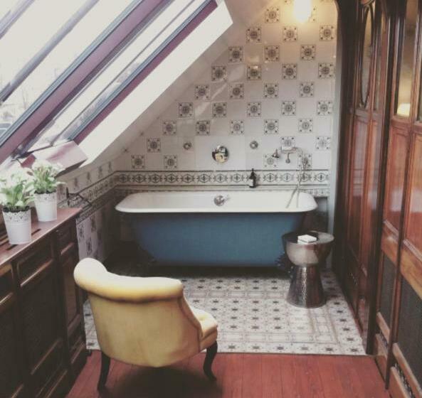 Suite with lake view, Maison Flagey Brussels