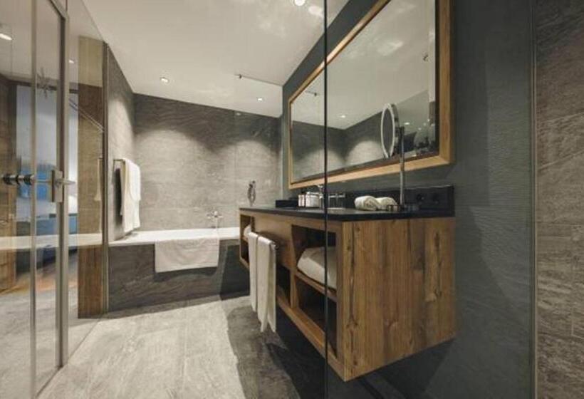 סוויטת ג'וניור עם מרפסת, Alpenhotel Montafon & Spa