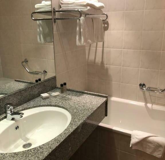 Семейный Номер Deluxe, Clayton Hotel Leopardstown