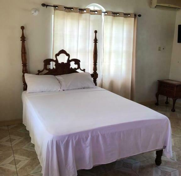 اتاق استاندارد با سرویس بهداشتی مشترک, Star Castle Guest House