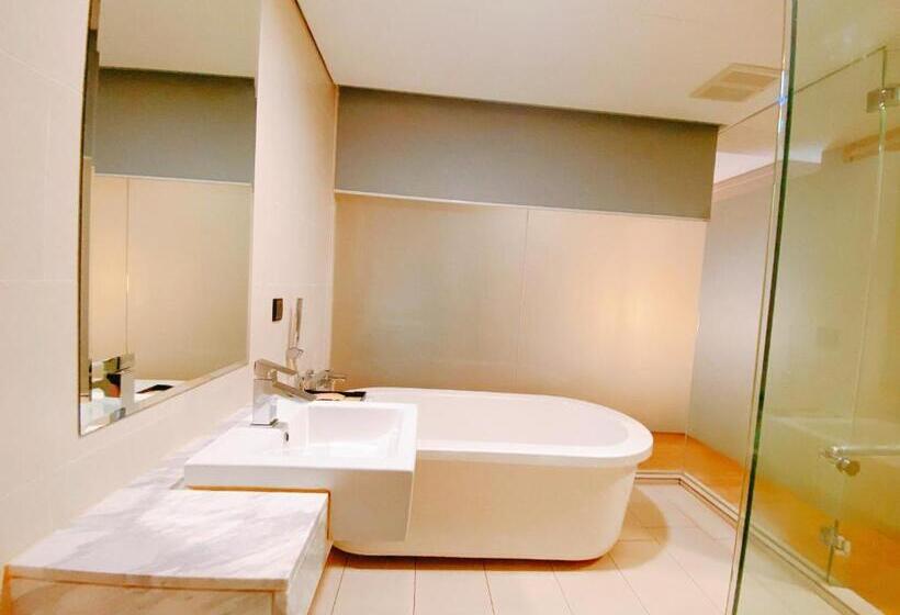 سوییت سوپریور, Straits Suite By C Homestay Malacca
