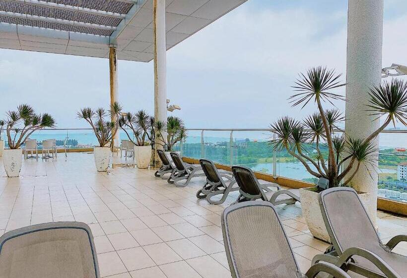اتاق لوکس با چشم‌انداز شهر, Straits Suite By C Homestay Malacca