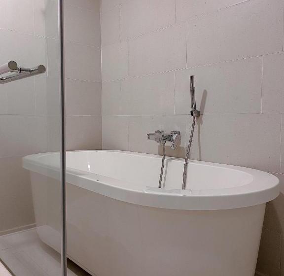 سوییت لوکس, Straits Suite By C Homestay Malacca