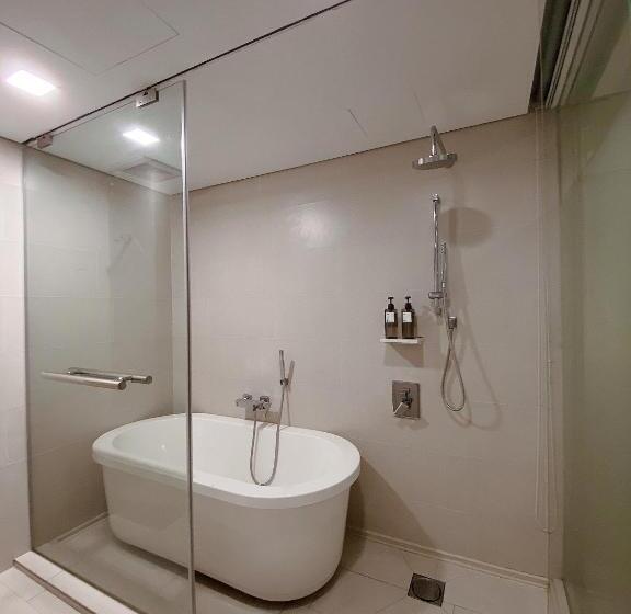 سوییت لوکس, Straits Suite By C Homestay Malacca
