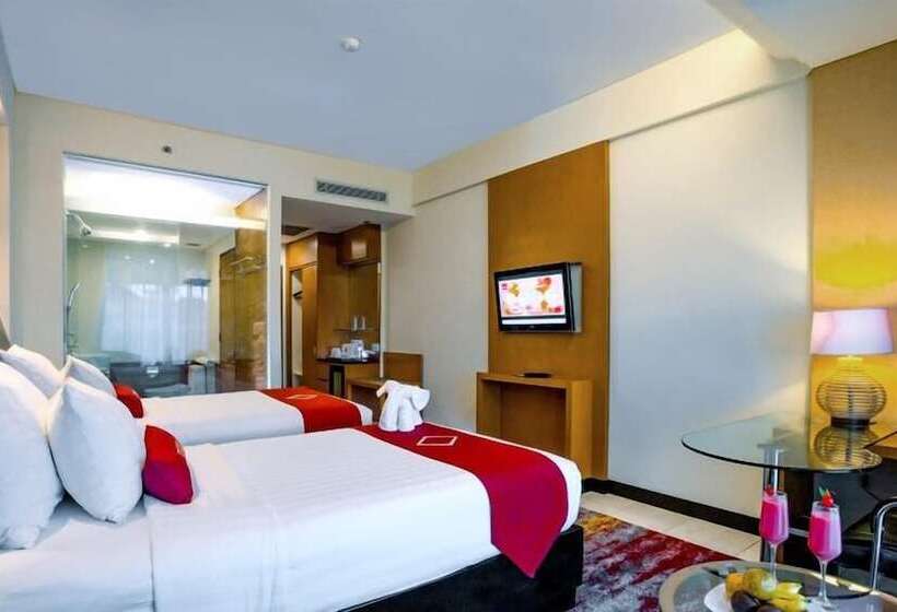带泳池观景的行政房, Emersia Hotel And Resort