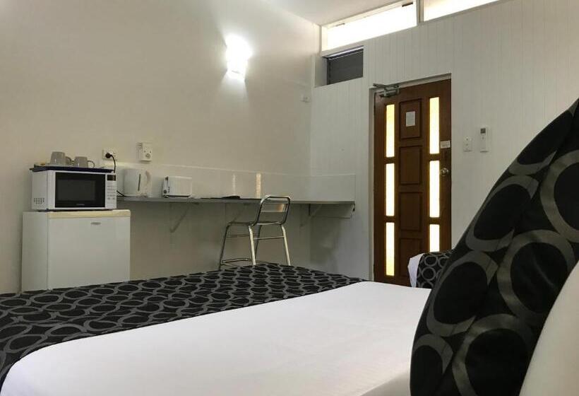 اتاق اجرایی سه نفره, Coffs Shearwater Motel