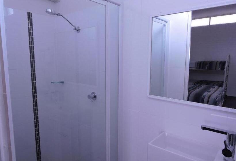 اتاق خانوادگی, Coffs Shearwater Motel