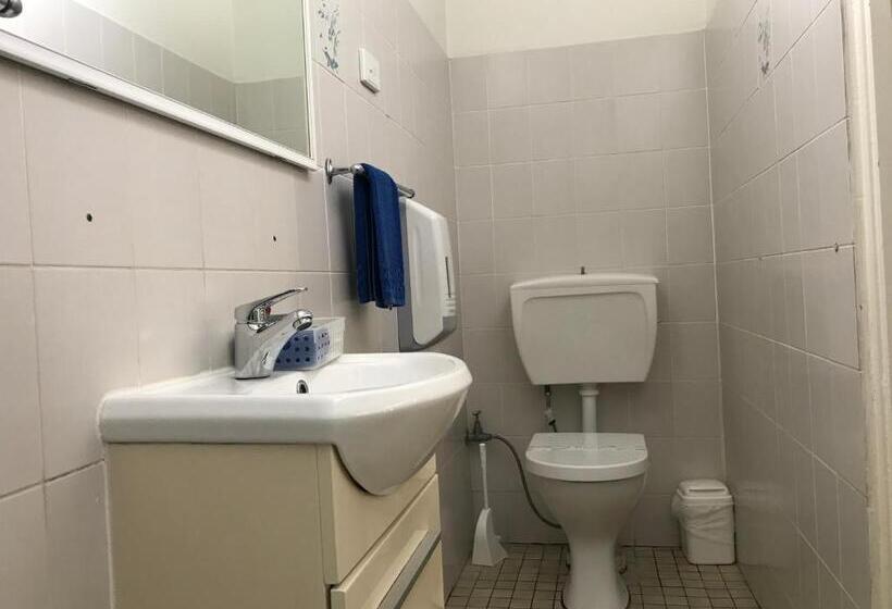 اتاق اجرایی سه نفره, Coffs Shearwater Motel