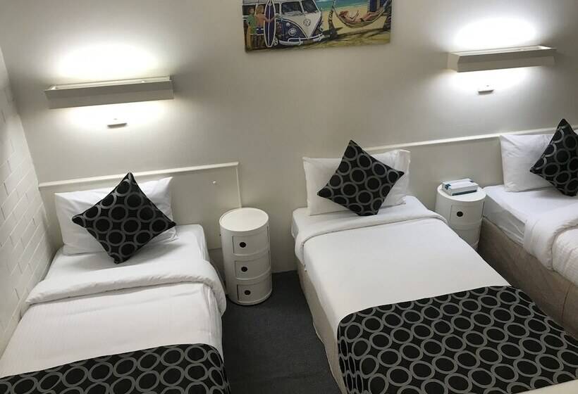 디럭스 트리플 룸, Coffs Shearwater Motel