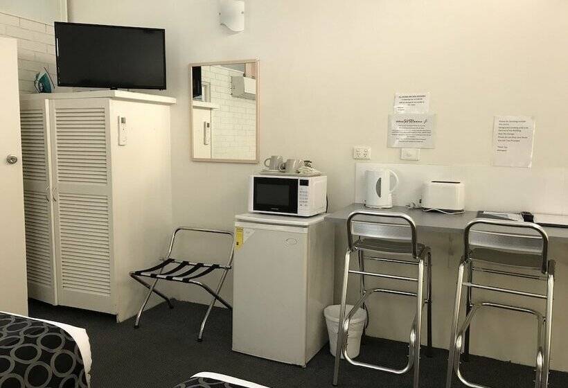 اتاق لوکس سه تخته, Coffs Shearwater Motel